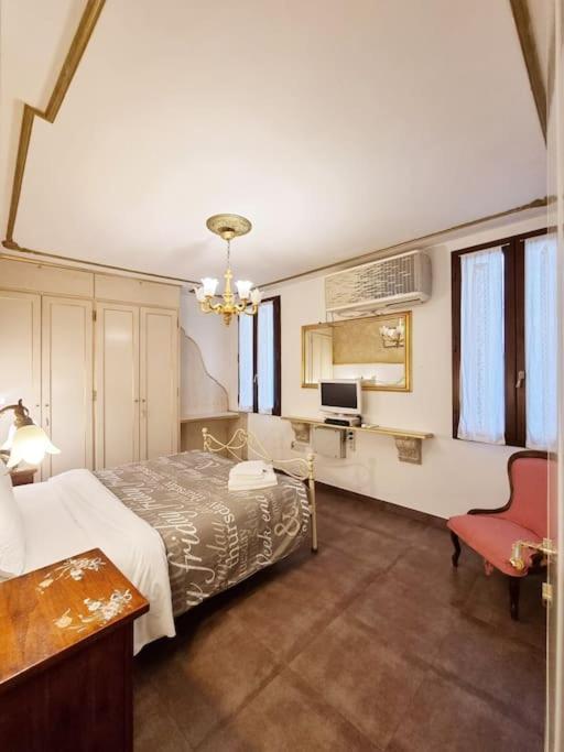 Ca'Briani Luxury - Behind S.Mark Square Venedig Exterior foto